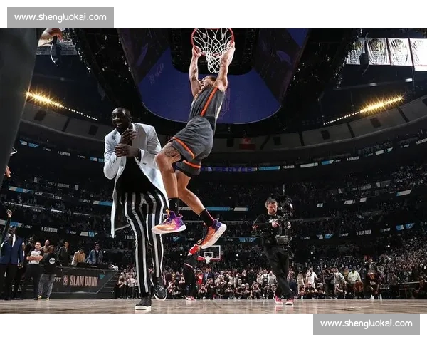 琼斯VS戈登巅峰对决解析力量技术与胜负关键走向前瞻预测全景